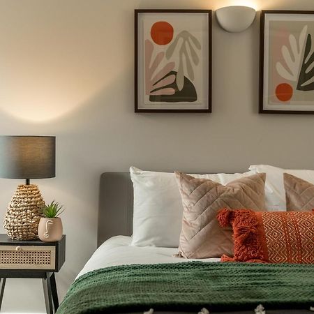 2 Bedroom Apartment With Park Views Shoreditch Londen Buitenkant foto