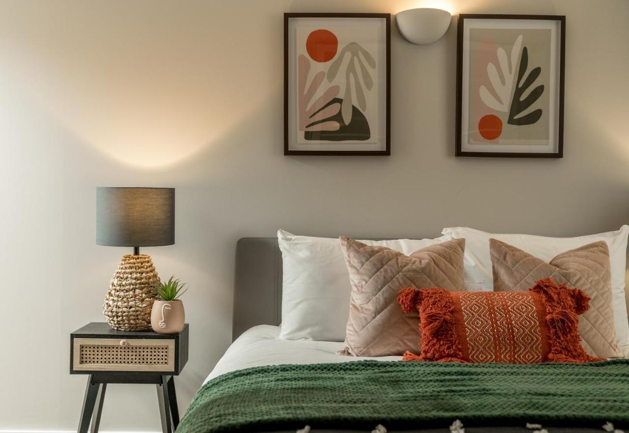 2 Bedroom Apartment With Park Views Shoreditch Londen Buitenkant foto